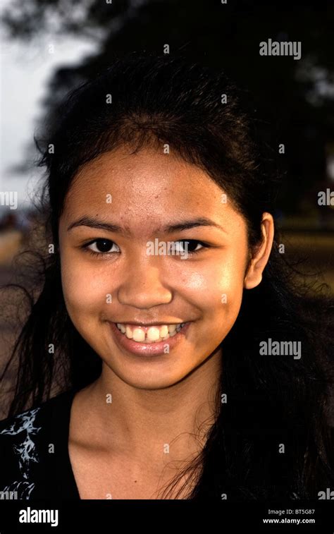 dumaguete philippines woman.